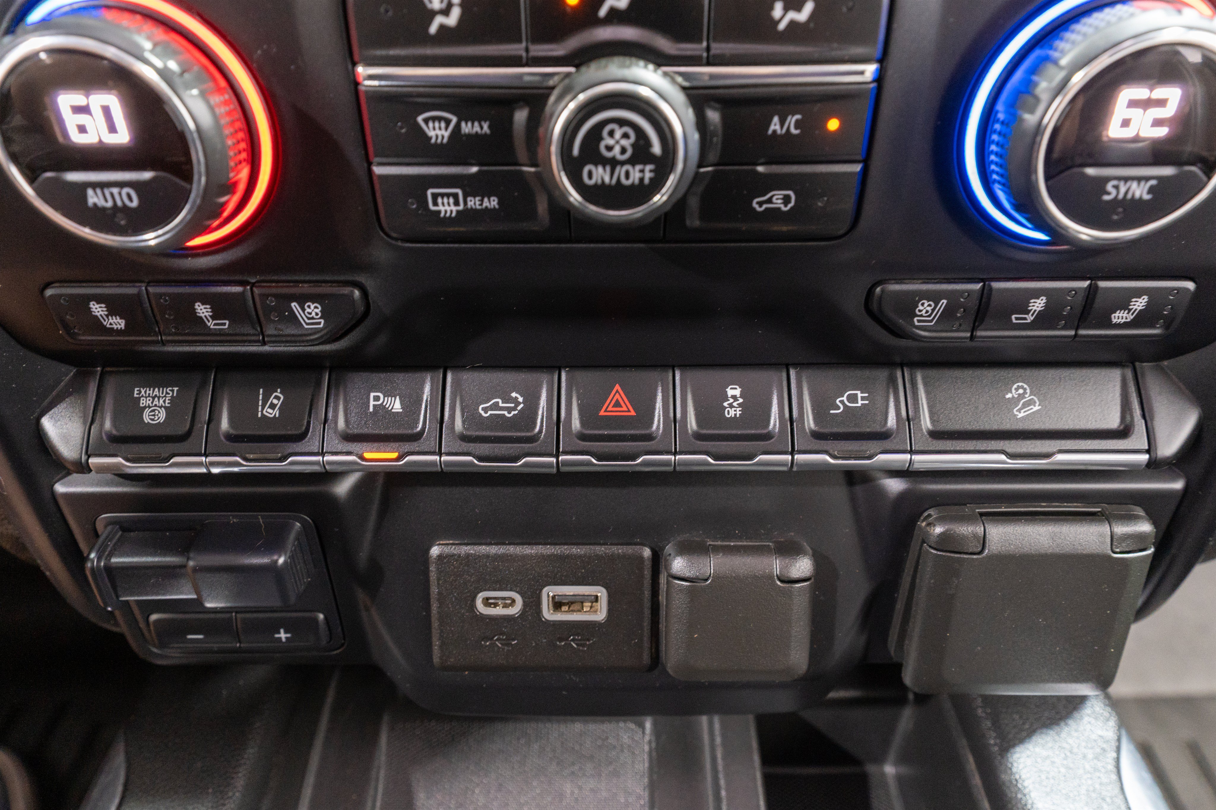 Used 2020 Chevrolet Silverado 2500 LTZ w/ Technology Package AWD/4WD image 26