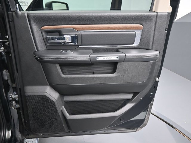Used 2017 RAM 1500 Laramie w/ Convenience Group AWD/4WD image 16