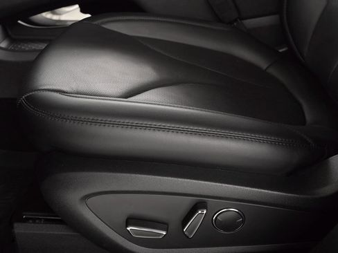 Used 2022 Lincoln Nautilus Reserve w/ Class II Trailer Tow Package image 17