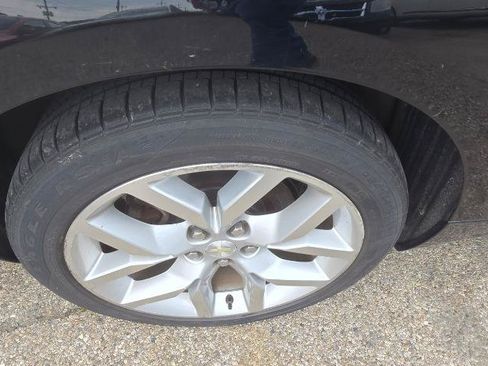 Used 2015 Chevrolet Impala LTZ FWD image 11