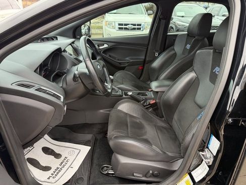 Used 2017 Ford Focus RS image 19