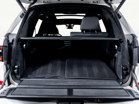 Used 2025 BMW X7 M60i image 62