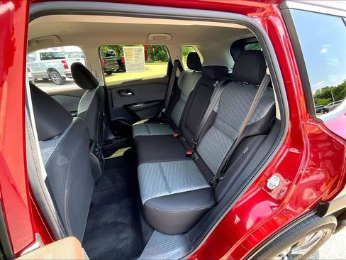 Used 2023 Nissan Rogue SV AWD/4WD image 15