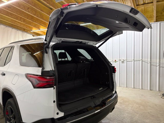 Used 2023 Chevrolet Traverse Premier w/ Redline Edition AWD/4WD image 9