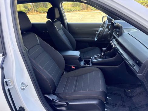 Used 2025 Honda CR-V Sport image 17