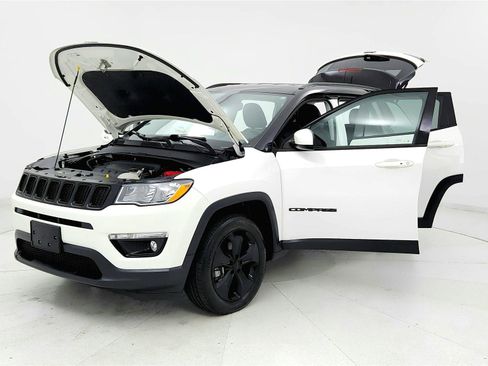 Used 2021 Jeep Compass Latitude AWD/4WD image 9