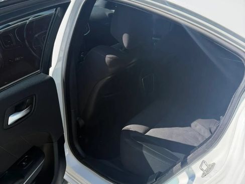 Used 2017 Dodge Charger SXT RWD image 14