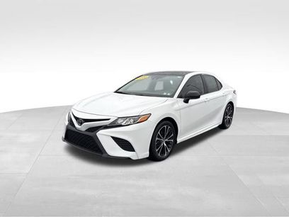 Used 2020 Toyota Camry SE w/ Carpet Mat Package