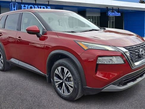 Used 2023 Nissan Rogue SV image 2