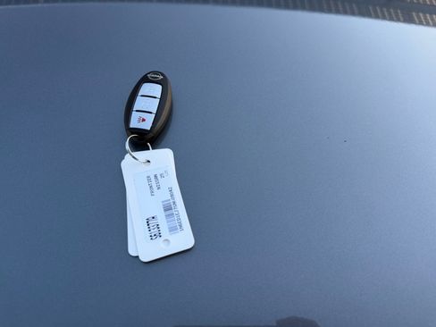 Used 2025 Nissan Frontier SV image 28