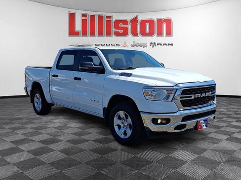 Used 2023 RAM 1500 Big Horn AWD/4WD image 3
