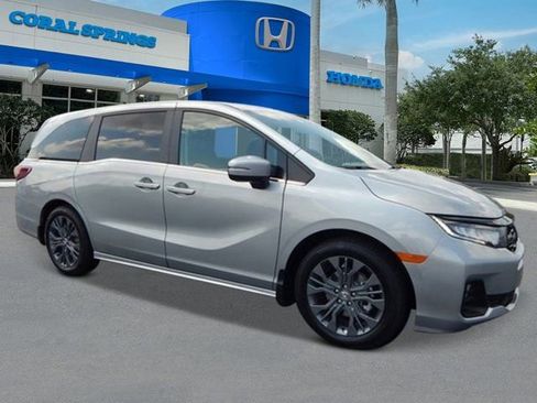 New 2026 Honda Odyssey Touring image 7