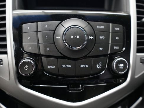 Used 2016 Chevrolet Cruze L image 25