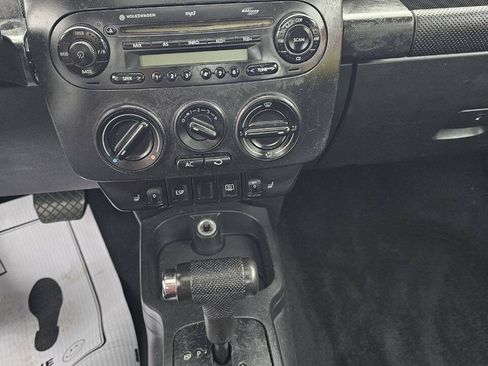 Used 2007 Volkswagen Beetle Coupe w/ Package 1 FWD image 13