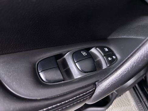 Used 2019 Nissan Rogue Sport SV w/ Technology Package image 24