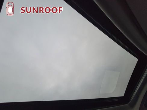 Certified 2023 Toyota Highlander XLE image 28