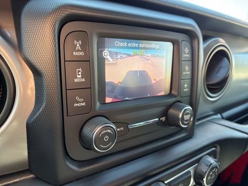 Used 2020 Jeep Gladiator Sport w/ Quick Order Package 24S AWD/4WD image 11