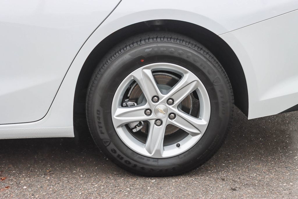 Used 2025 Chevrolet Malibu LS FWD image 10