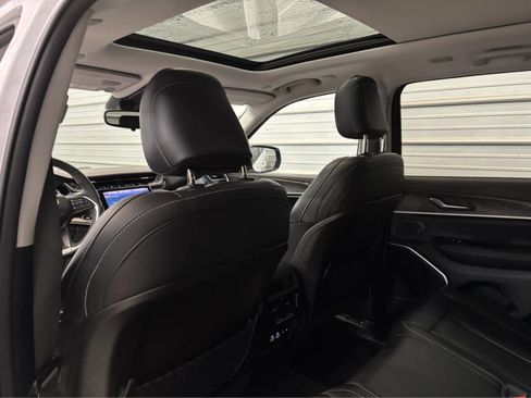 Used 2023 Jeep Grand Cherokee 4WD 4xe image 25