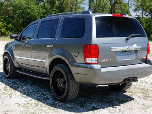 Used 2007 Chrysler Aspen Limited AWD/4WD image 5