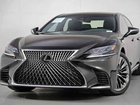 Used 2018 Lexus LS 500 AWD image 3