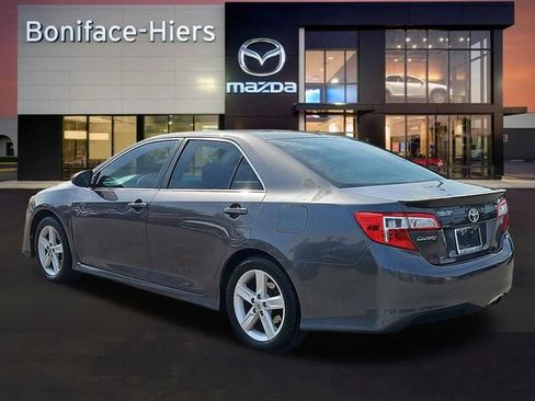 Used 2014 Toyota Camry SE FWD image 3