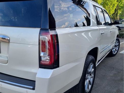 Used 2015 GMC Yukon XL Denali w/ Premium Package AWD/4WD image 6