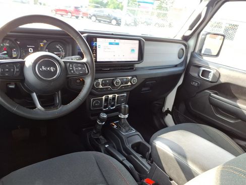 Used 2024 Jeep Wrangler Unlimited w/ Convenience Group AWD/4WD image 7