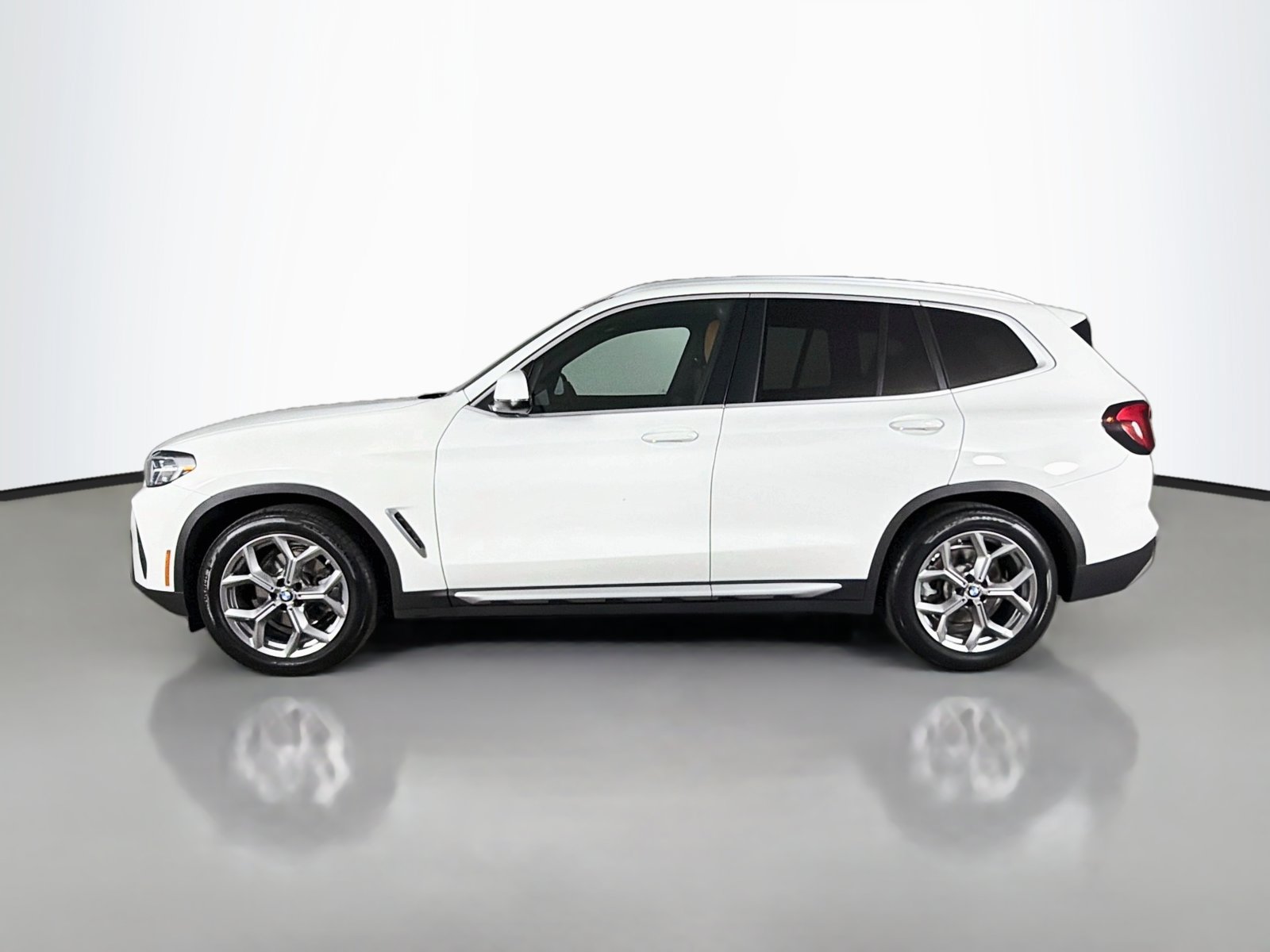 Certified 2023 BMW X3 sDrive30i w/ Premium Package RWD image 4