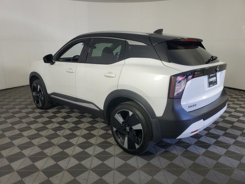 Used 2026 Nissan Kicks SR FWD image 6