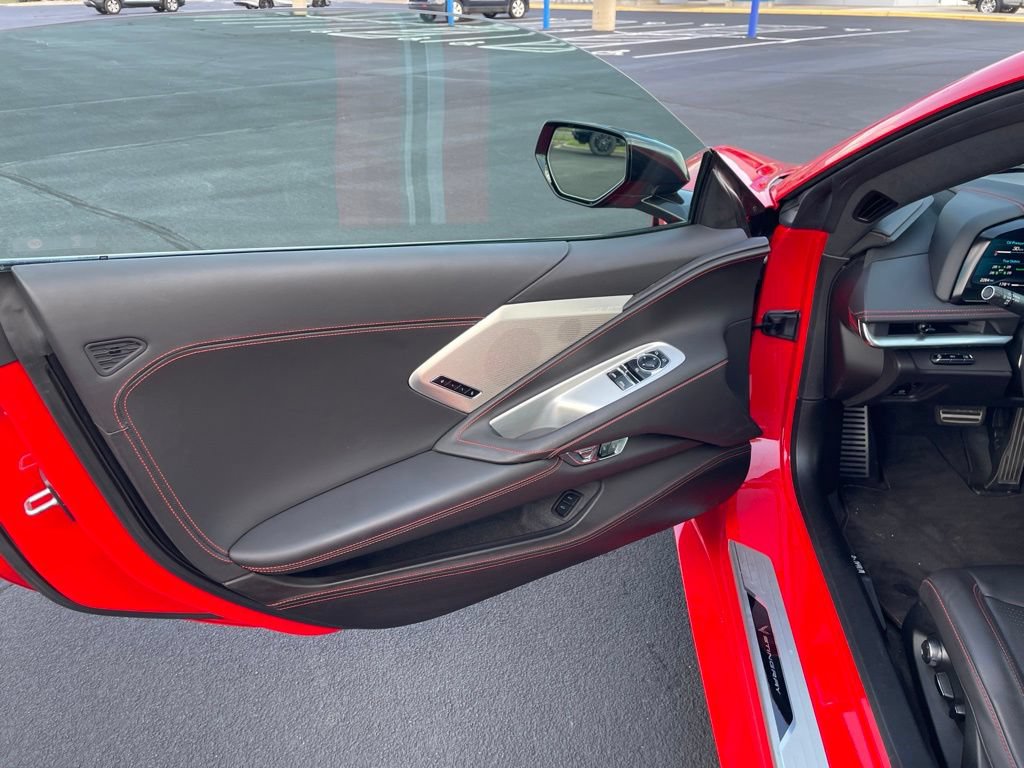 Used 2025 Chevrolet Corvette Stingray Premium Cpe w/ Z51 Performance Package RWD image 15