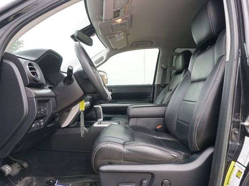 Used 2018 Toyota Tundra SR5 image 15