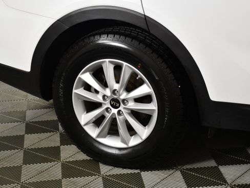 Used 2019 Kia Sorento FWD w/ LX Convenience Package image 52