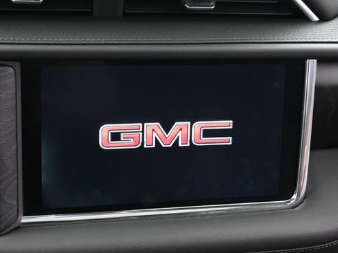 Used 2022 GMC Yukon Denali w/ Denali Ultimate Package AWD/4WD image 26