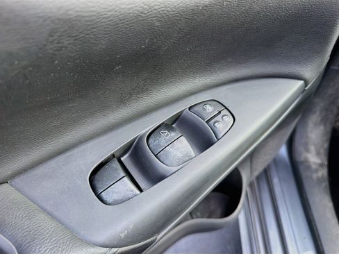 Used 2016 Nissan Sentra SR w/ SR Premium Package FWD image 13