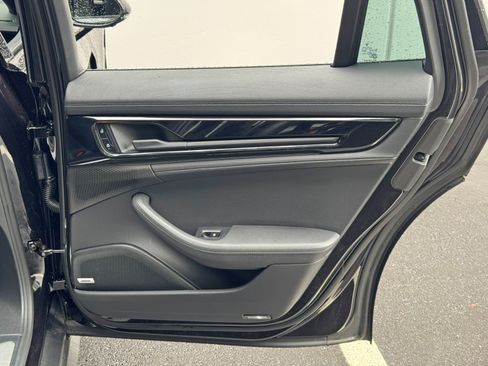 Used 2025 Porsche Panamera image 52