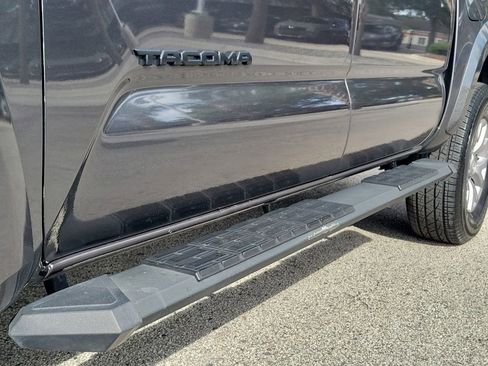 Used 2017 Toyota Tacoma SR5 w/ Tow Package RWD image 8