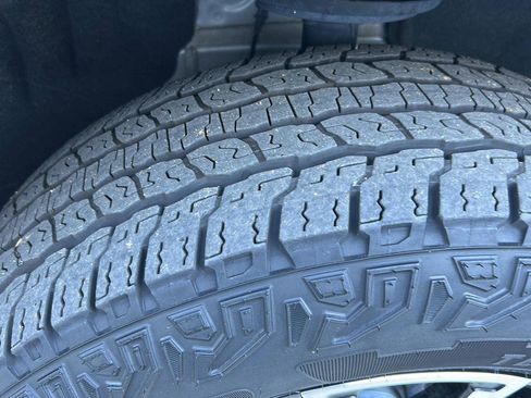 Used 2024 Chevrolet Traverse Z71 image 31