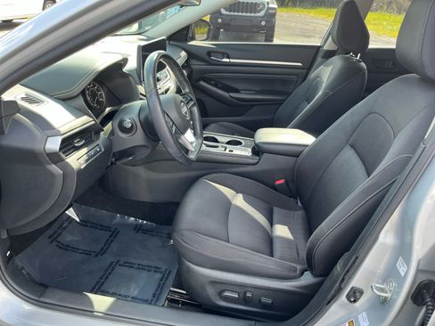 Used 2023 Nissan Altima 2.5 SV w/ SV Premium Package FWD image 12