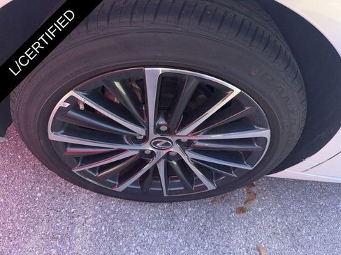 Used 2025 Lexus ES 300h w/ Premium Package FWD image 5