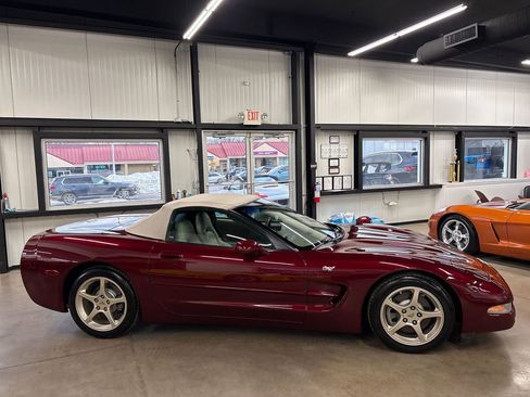 Used 2003 Chevrolet Corvette Convertible w/ Preferred Equipment Group1 image 19