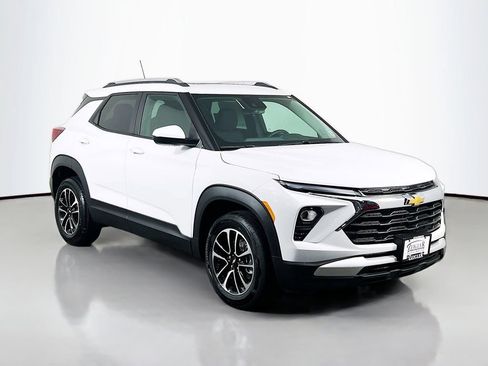 New 2026 Chevrolet TrailBlazer LT w/ LT Cold Weather Package AWD/4WD image 3