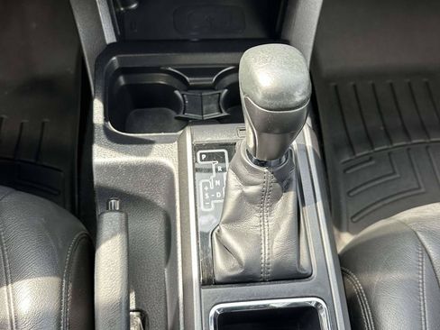 Used 2017 Toyota Tacoma TRD Sport w/ Premium & Technology Package AWD/4WD image 17