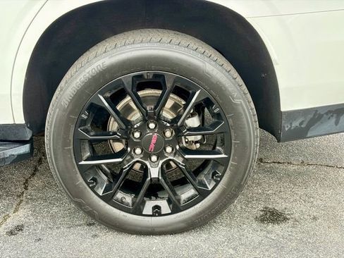 Used 2022 GMC Yukon SLT image 30