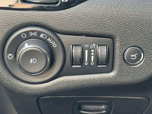 Used 2023 Jeep Cherokee Altitude Lux AWD/4WD image 26
