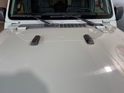 Used 2024 Jeep Wrangler Willys image 18