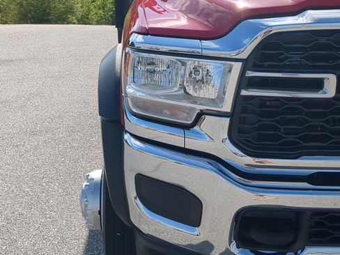Used 2022 RAM 5500 Tradesman w/ Chrome Appearance Group RWD image 8