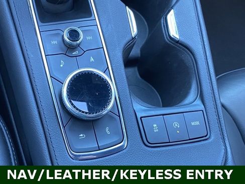 Used 2022 Cadillac XT4 Premium Luxury w/ Enhanced Visibility Package image 18