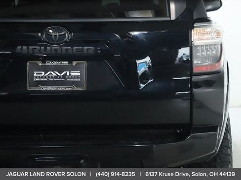 Used 2021 Toyota 4Runner SR5 Premium w/ Moonroof Package AWD/4WD image 45