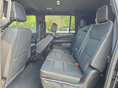 Used 2024 Chevrolet Suburban Premier RWD image 13